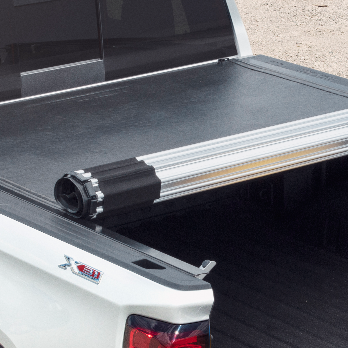 GMC TonneaTonneau Cover - Associated Accessories, Hard Rolling, REV 19434541