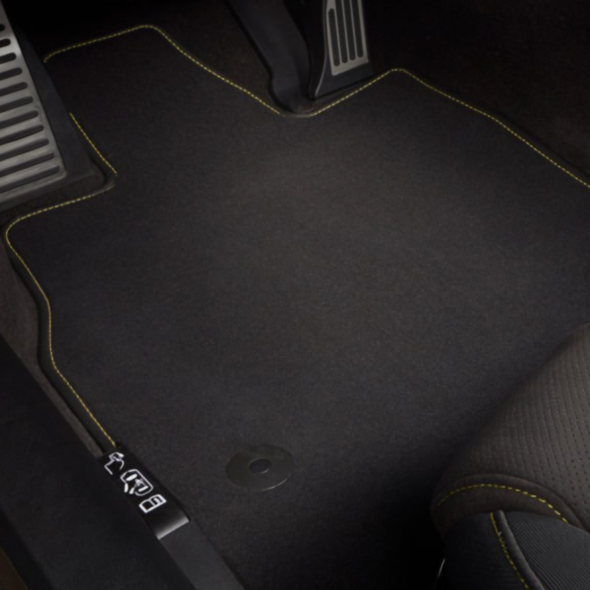 Chevrolet 2022-2024 Corvette Floor Mats - Front Carpet, Jet Black with Lark Yellow Binding 84542726