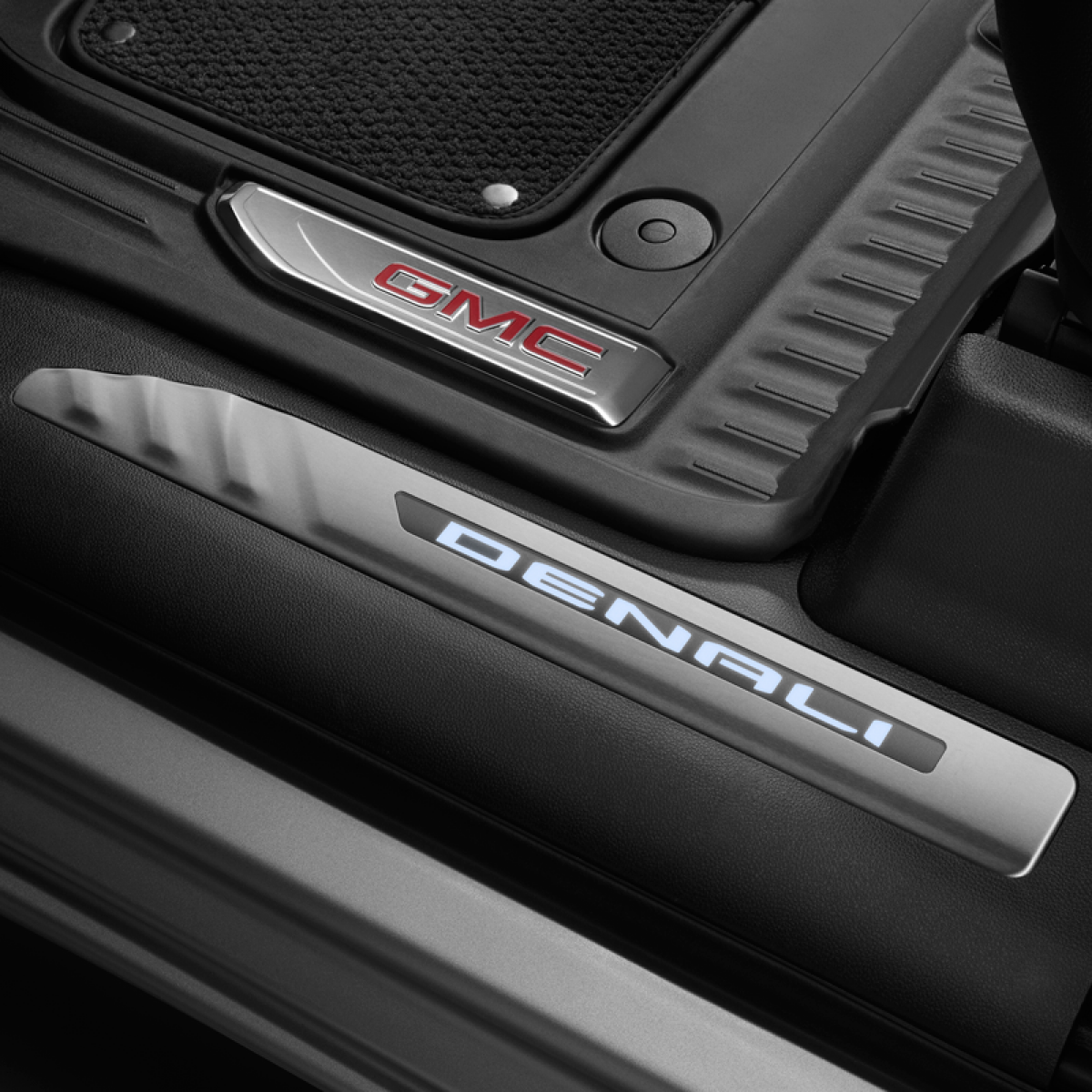 GMC Door Sill Plates - Illuminated, Denali Script 85527846
