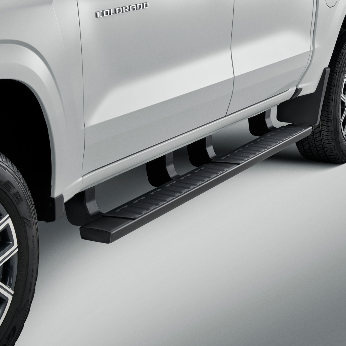 Chevrolet Tubular Assist Steps - 5 inch, Rectangular, Black 84844353