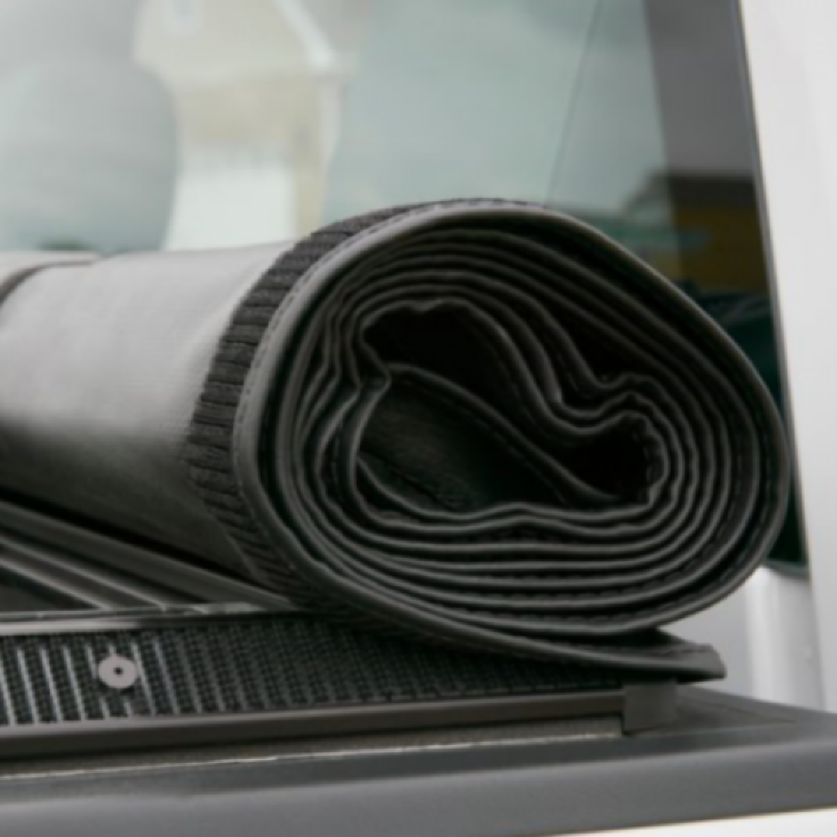 GMC Tonneau Cover - Associated Accessories, Soft Roll-Up 19333152